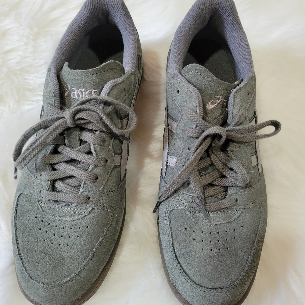 Asics Gray Sneakers Classic Low-Top Design
